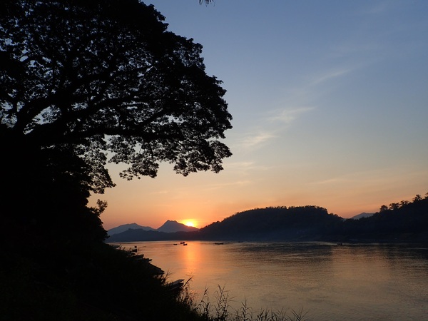 LALPQ - Luang Prabang - Sunset over the Mekong River.jpg